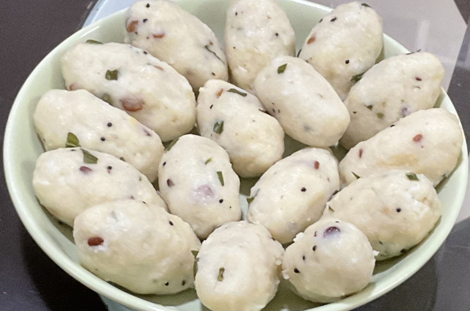 Ulundu (Urad Dal) Kozhukattai 
