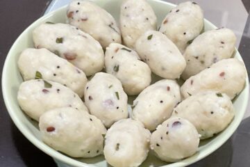 Ulundu (Urad Dal) Kozhukattai